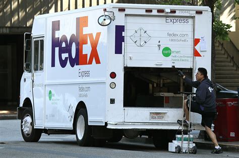 fedex perishable food delivery.